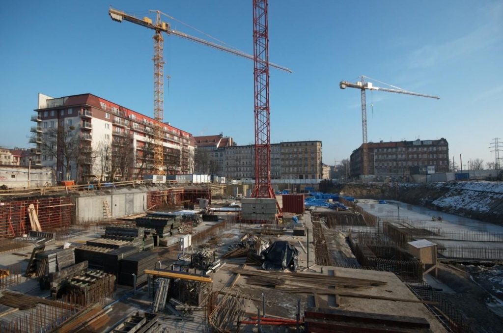 budowa bloku mieszkalnego we Wrocławiu